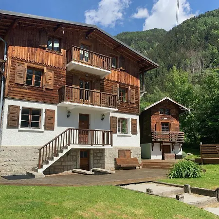 4 Bedroom, 4 Bathroom, Hot Tub, Centre Appartement Chamonix
