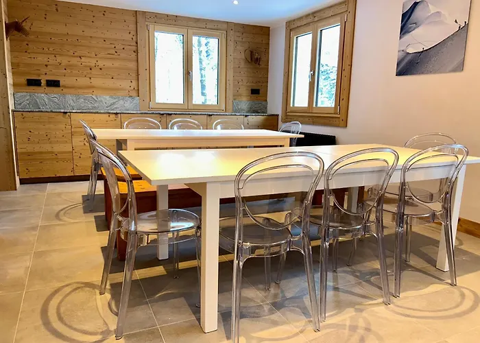 4 Bedroom, 4 Bathroom, Hot Tub, Centre Apartament *