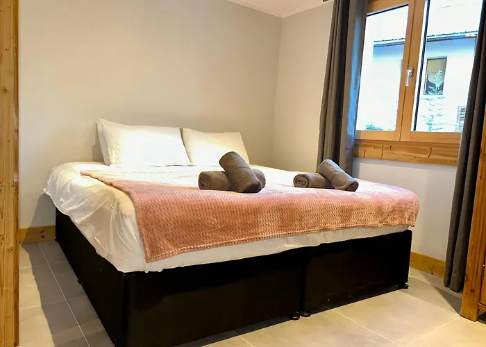 4 Bedroom, 4 Bathroom, Hot Tub, Centre Chamonix