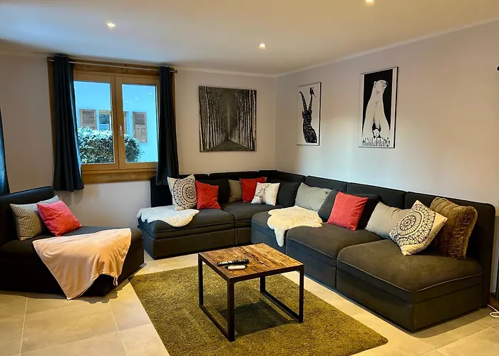 4 Bedroom, 4 Bathroom, Hot Tub, Centre Chamonix