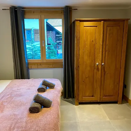Apartment 4 Bedroom, 4 Bathroom, Hot Tub, Centre *