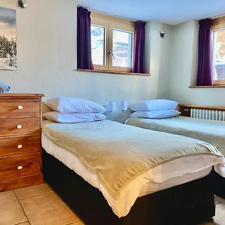 Apartment 4 Bedroom, 4 Bathroom, Hot Tub, Centre