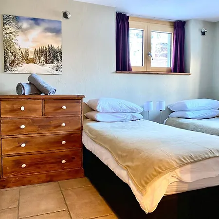 4 Bedroom, 4 Bathroom, Hot Tub, Centre Lejlighed *