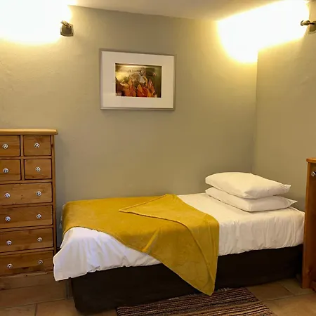 Apartment 4 Bedroom, 4 Bathroom, Hot Tub, Centre *